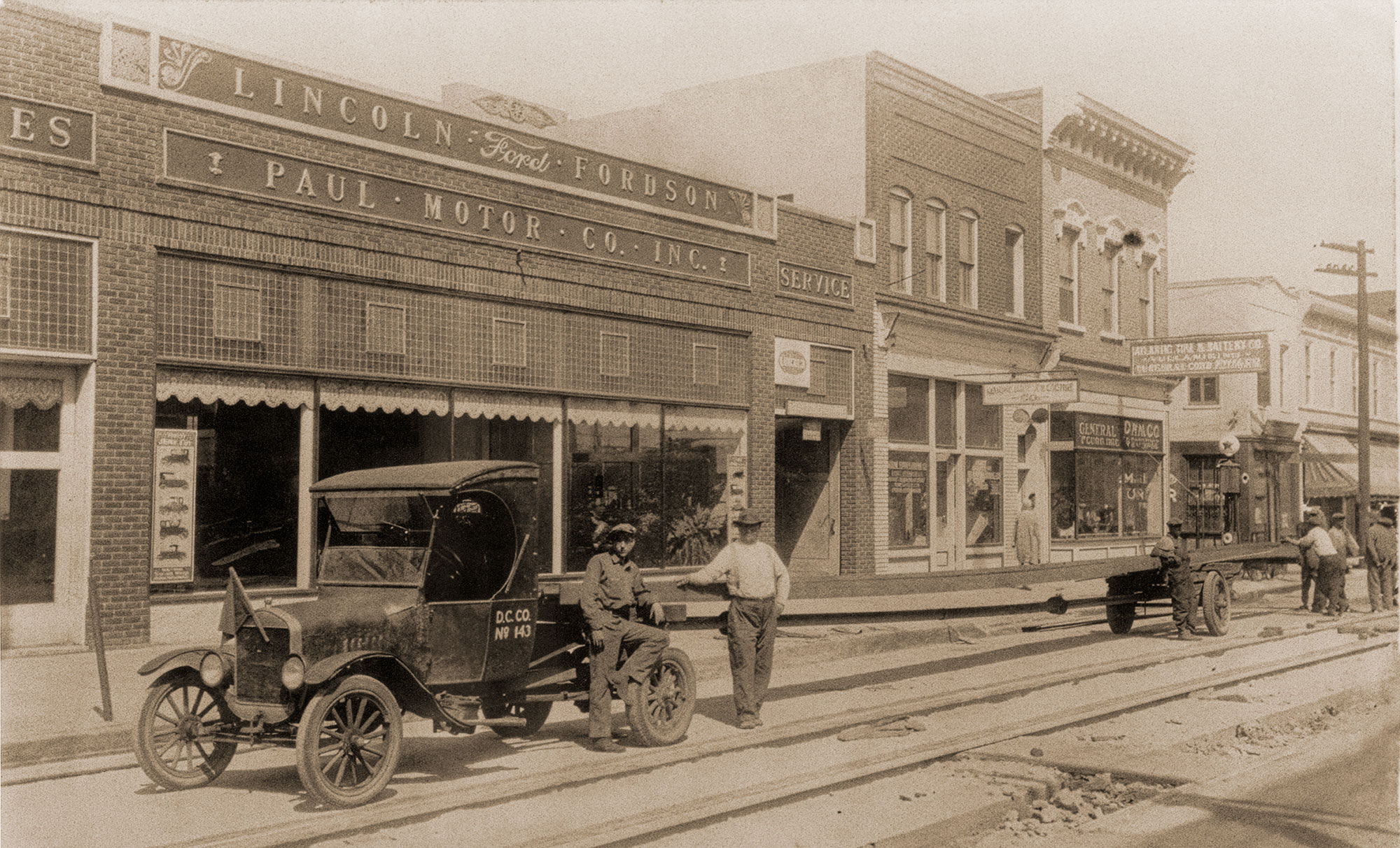 Paul Motor Co. showroom, 1926